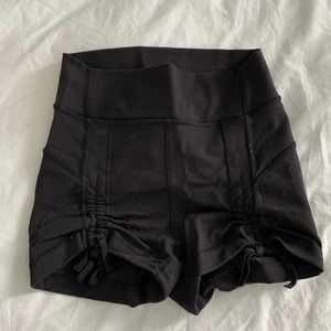 Lulu Lemon Ruched Black 2.5” Training Shorts